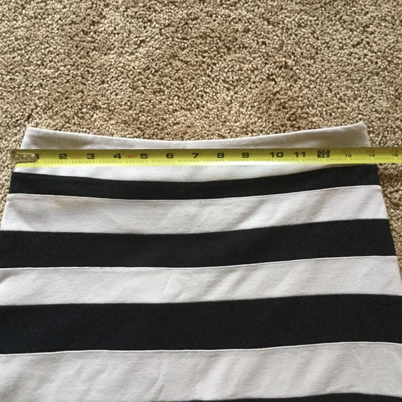 【EXPRESS】Stretchable Striped Skirt - Picture 7 of 8